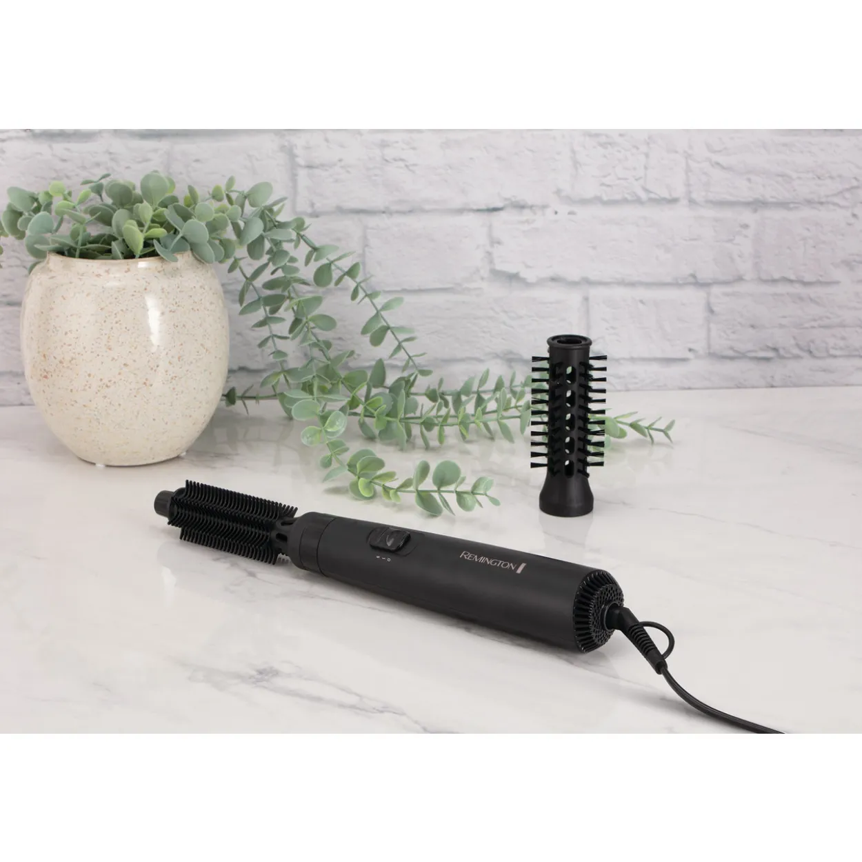 Ilmakiharrin Remington Blow Dry & Style