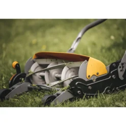 Kelaleikkuri Fiskars StaySharp Max