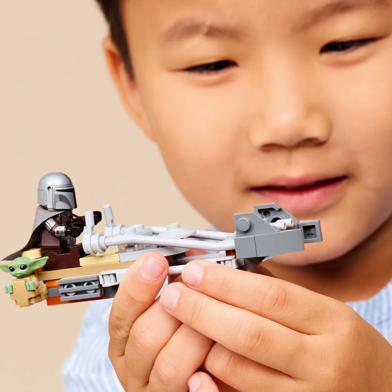 LEGO Star Wars 75436 Mandalorialaisen ja Grogun kiituripyörä