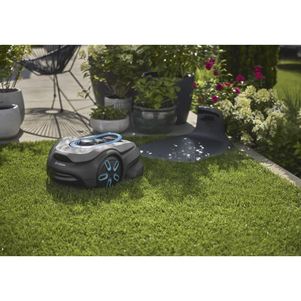 Robottiruohonleikkuri Gardena smart SILENO sense 600, rajalangaton