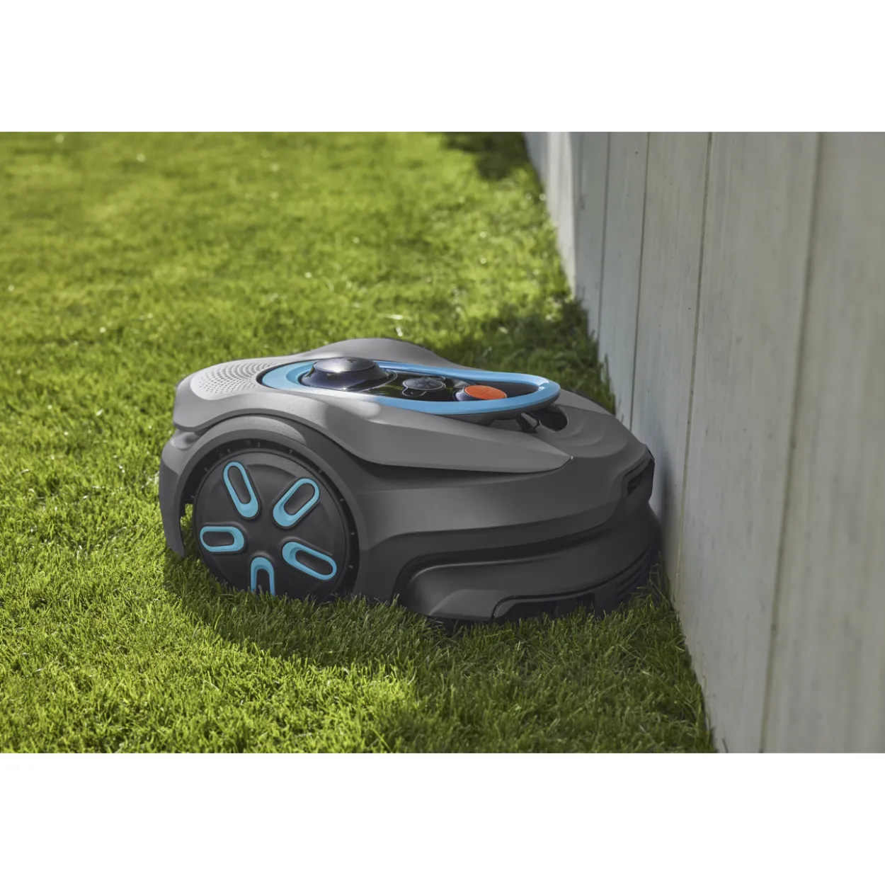 Robottiruohonleikkuri Gardena smart SILENO sense 600, rajalangaton