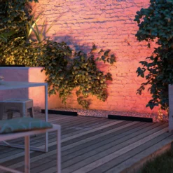 Ulkovalaisin Philips Hue Amarant White and Color Ambiance