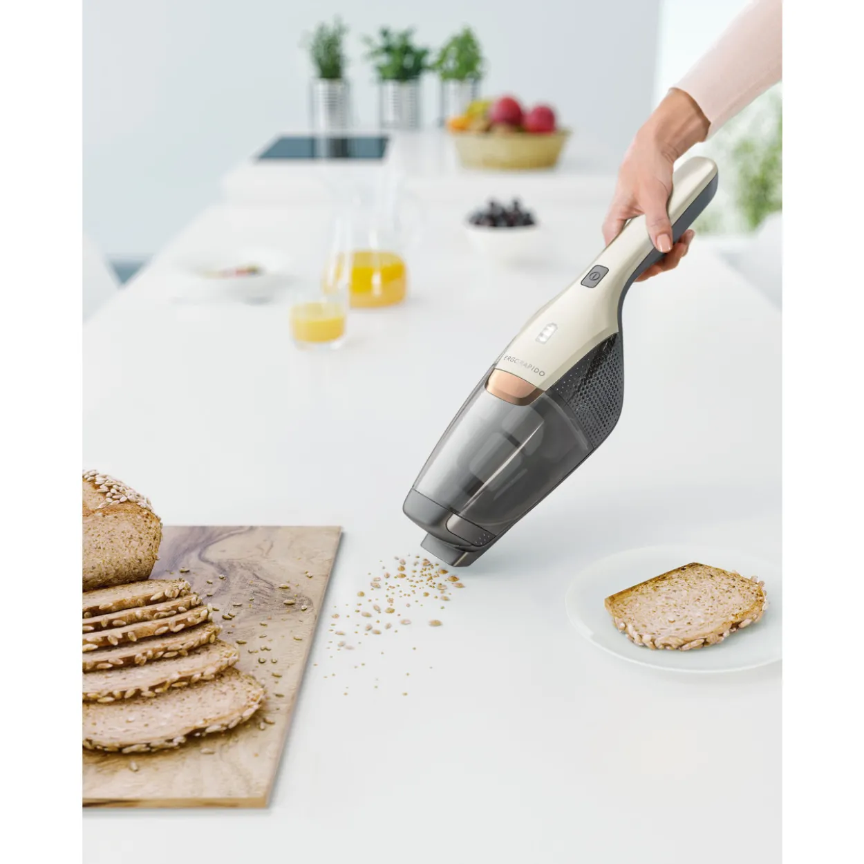 Varsi-imuri Electrolux Ergorapido EERC73SW