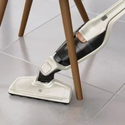 Varsi-imuri Electrolux Ergorapido EERC73SW