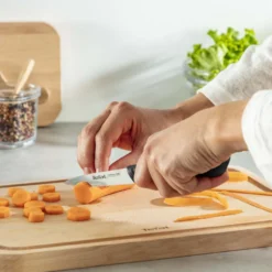 Veitsi Tefal 8 cm Colorfood sahalaitainen musta