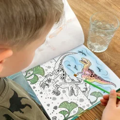 Vesivärikirja Dino World